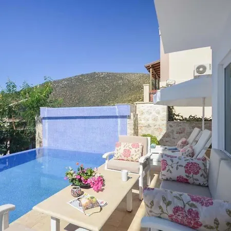 Sleeps 6 Pool Air Con Wifi * Kalkan