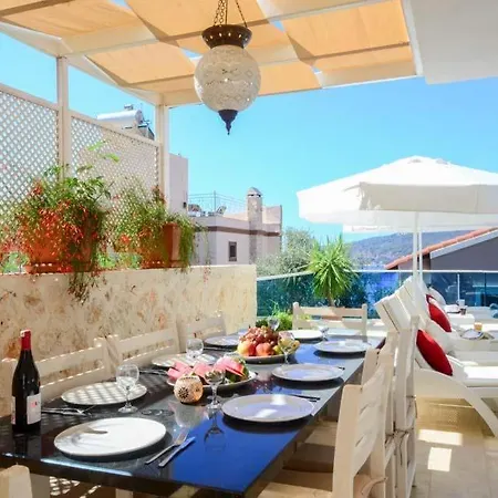 Sleeps 6 Pool Air Con Wifi *