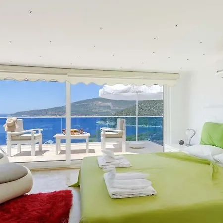 Sleeps 6 Pool Air Con Wifi فيلة